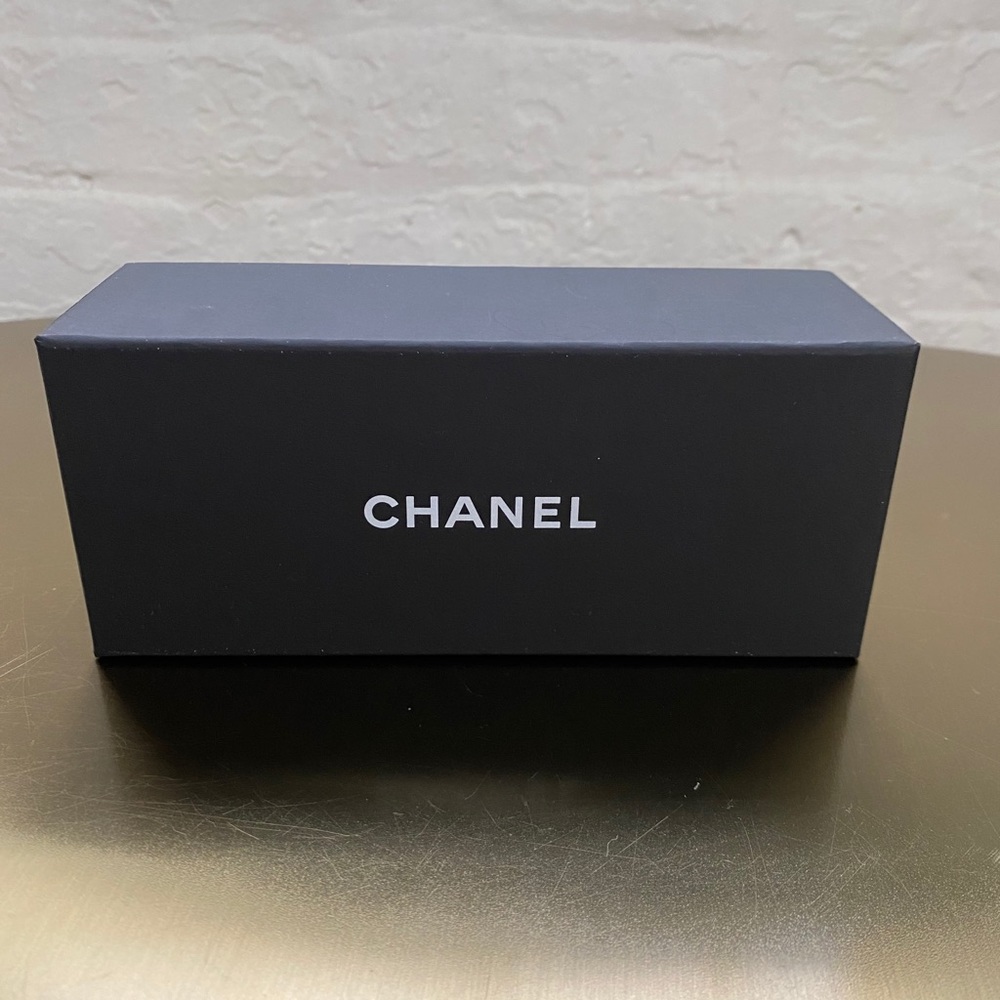 Chanel Box - Picture 3 of 4